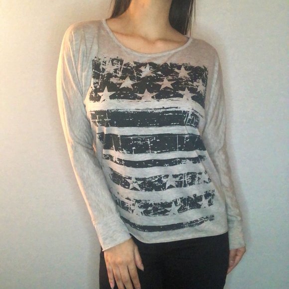 GUESS Beige Long Sleeve Top w Flag Print & Lace Back Detail - Picture 1 of 6
